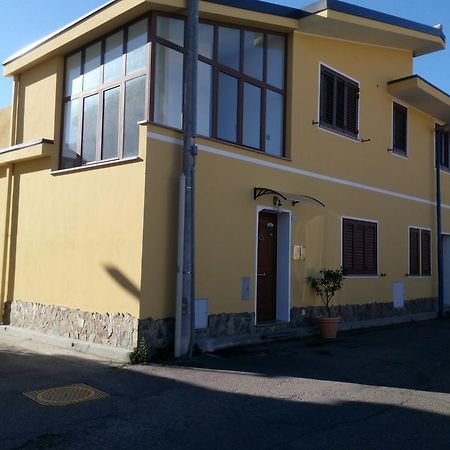 Casa Vacanze Rose E Fiori Sardegna San Vito  Exterior photo