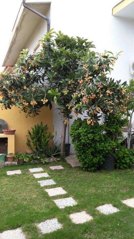 Casa Vacanze Rose E Fiori Sardegna San Vito  Exterior photo