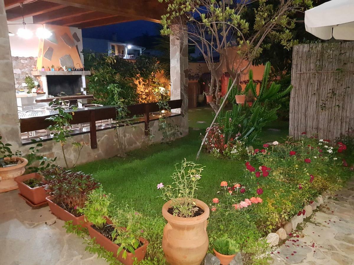 Casa Vacanze Rose E Fiori Sardegna San Vito  Exterior photo